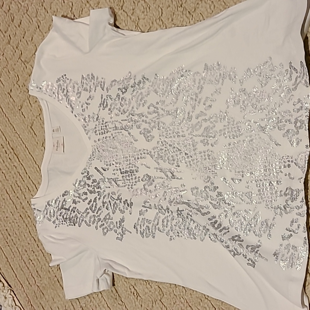 Rafaella short sleeve tee size medium